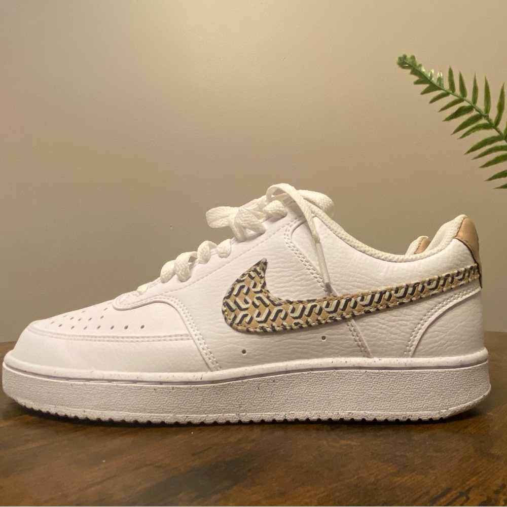 NIKE COURT VISION LOW